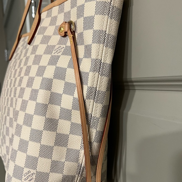 Louis Vuitton Neverfull MM - Picture 6 of 8